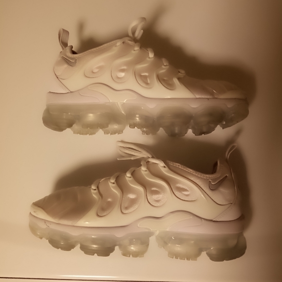 Pre-Owned 2018 Nike VaporMax Plus Platinum Sz.7.5 (UNISEX) - Picture 3 of 9
